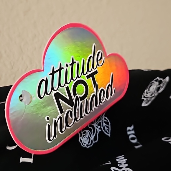 LATINA TSHIRT XL - Picture 4 of 9